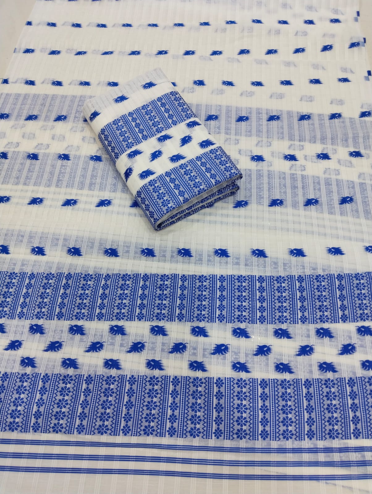 Kesapatt Blue & White Cotton Slub Mekhela Sador Set – Gari Diya Jacquard Design