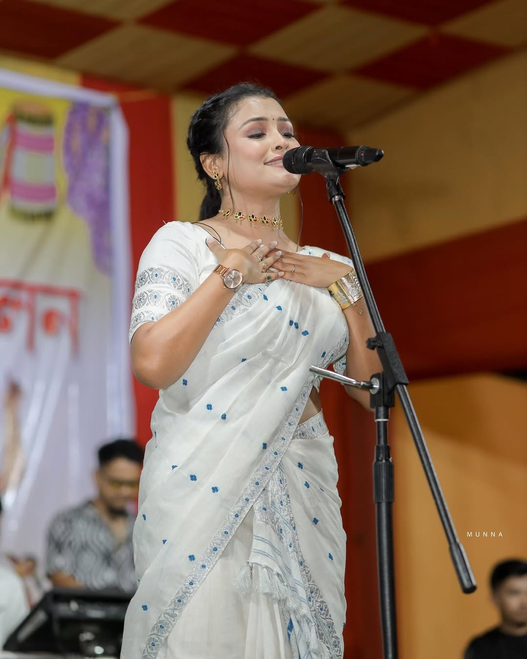 Trending White Mixpaat Assamese Mekhela Chador Set – Art Silk Elegance