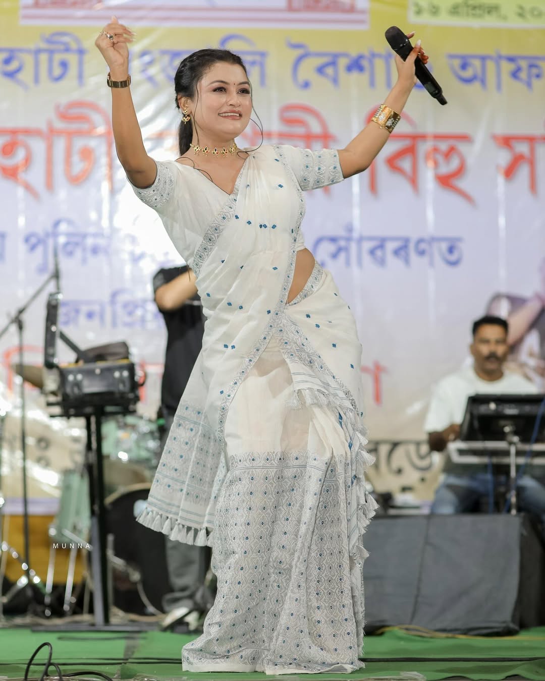 Trending White Mixpaat Assamese Mekhela Chador Set – Art Silk Elegance